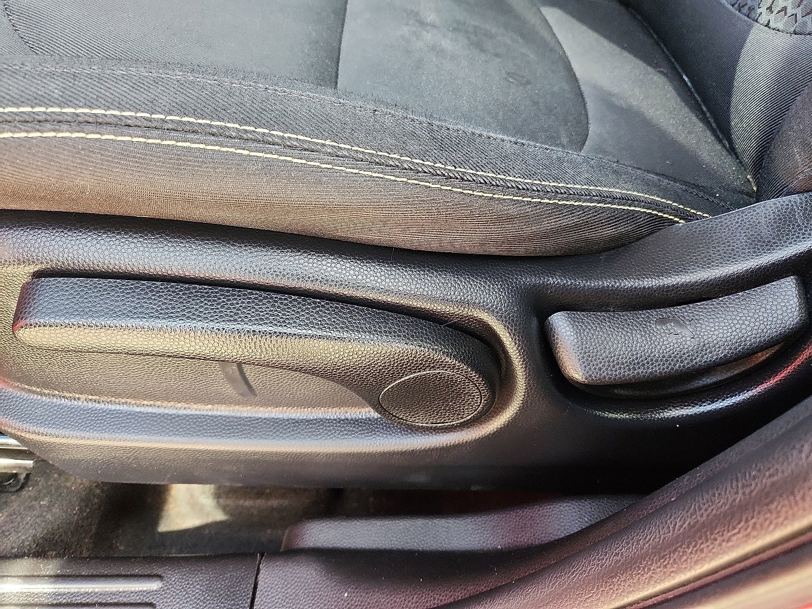 Used 2016 Kia Soul + image 11