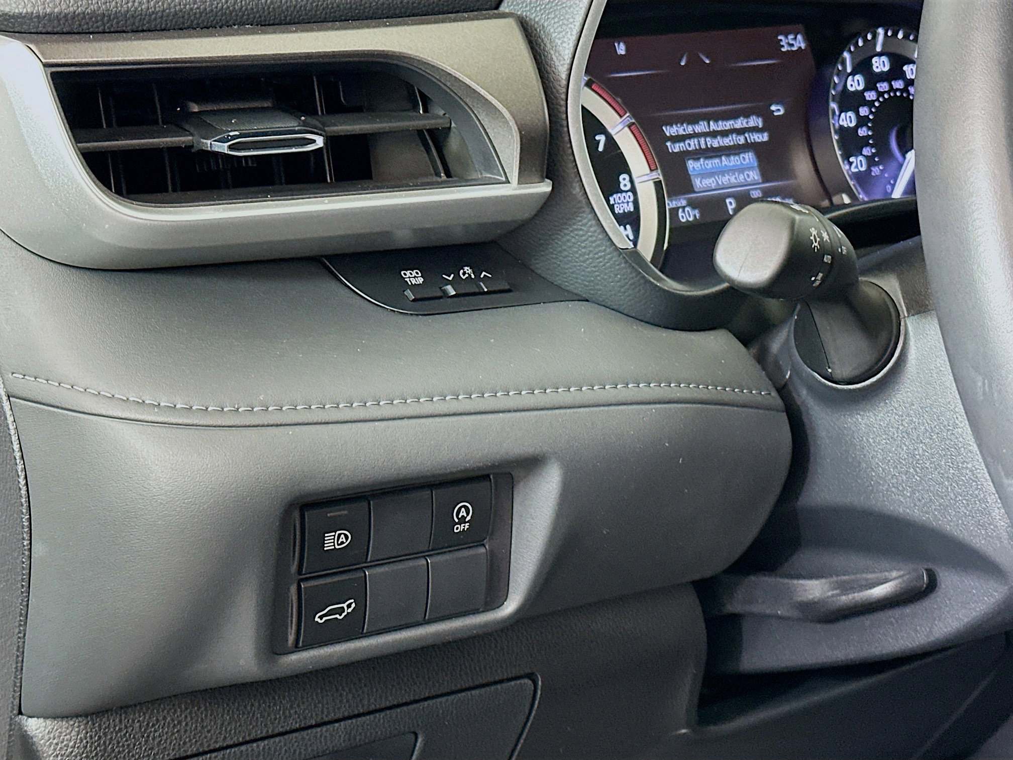 Used 2024 Toyota Highlander XLE image 17