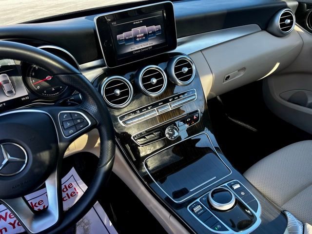 Used 2018 Mercedes-Benz C 300 4MATIC Sedan image 38