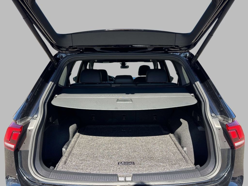 Used 2023 Volkswagen Tiguan SEL R-Line AWD/4WD image 15