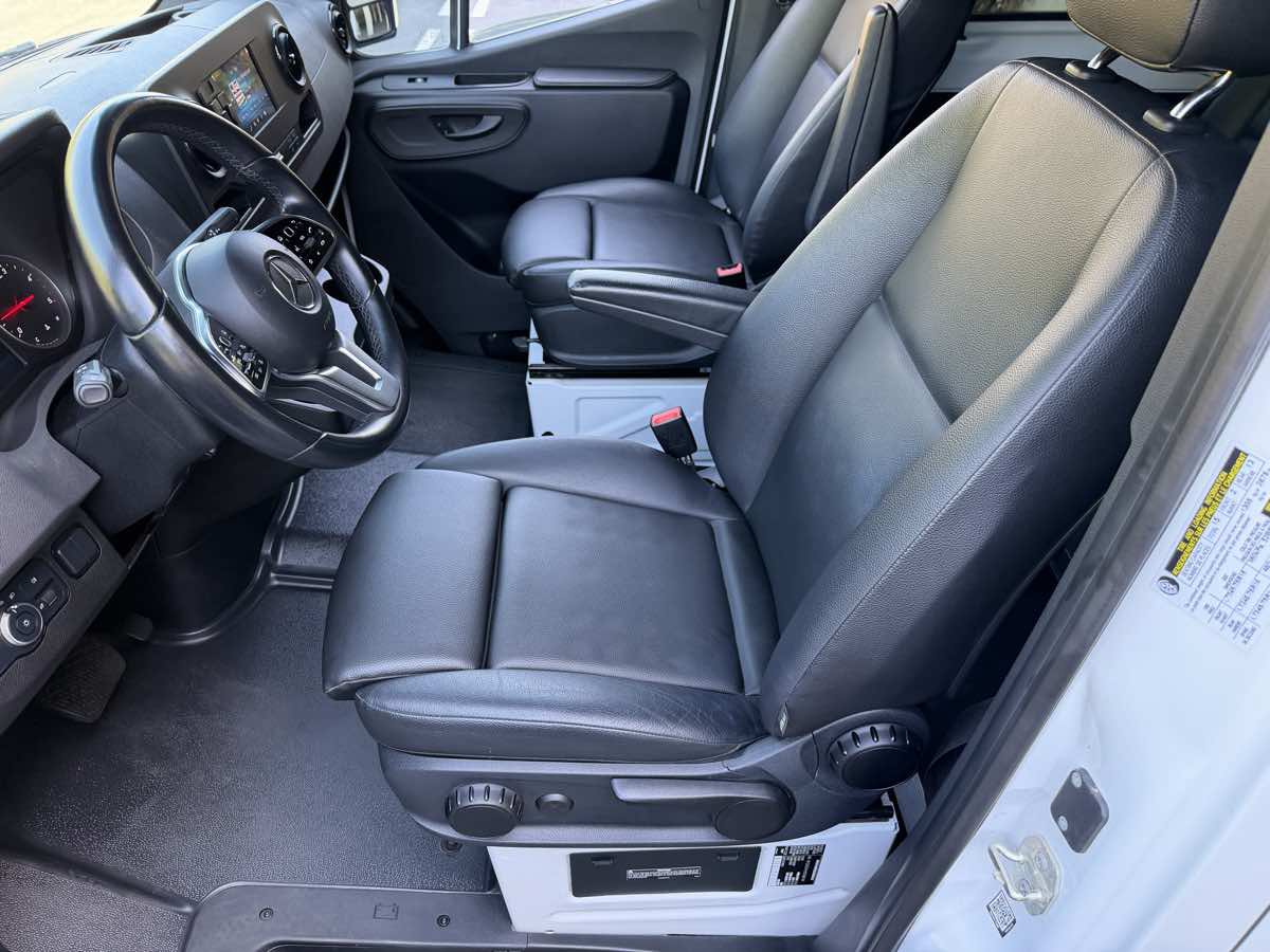 Used 2022 Mercedes-Benz Sprinter 2500 image 10