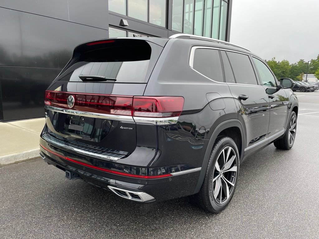 Used 2024 Volkswagen Atlas SEL Premium R-Line AWD/4WD image 4