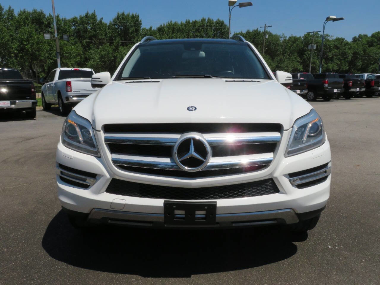 Used 2015 Mercedes-Benz GL 450 4MATIC w/ Lane Tracking Package image 5