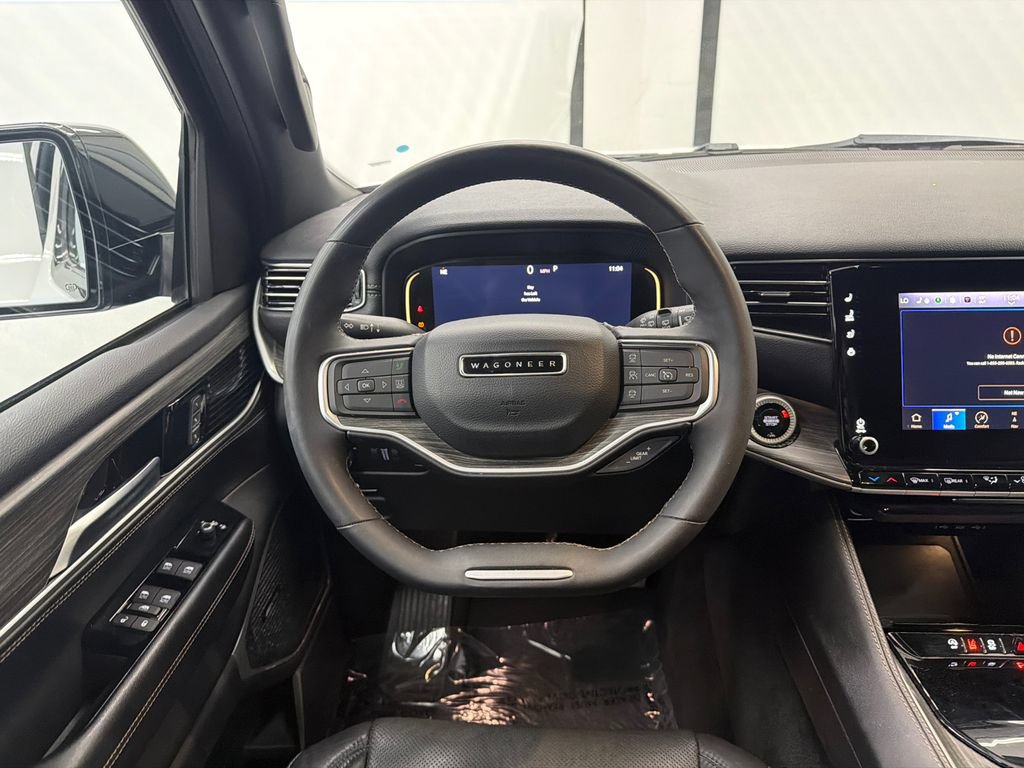 Used 2024 Jeep Wagoneer L Series II w/ Flexible Seating Group RWD image 24