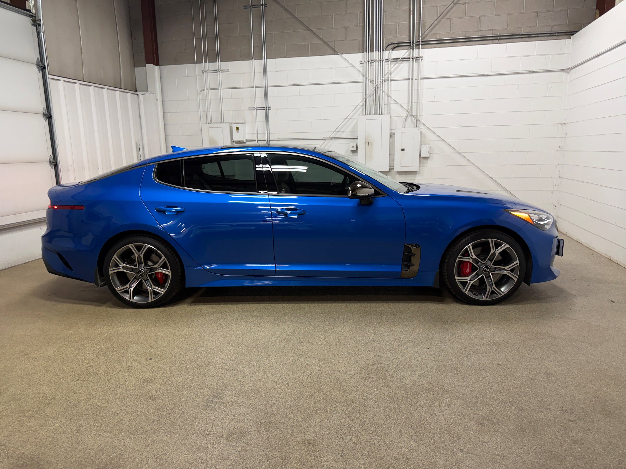 Used 2018 Kia Stinger GT2 AWD/4WD image 6