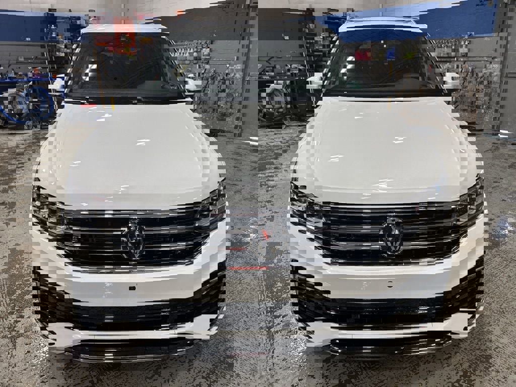 Used 2022 Volkswagen Tiguan SEL R-Line image 8