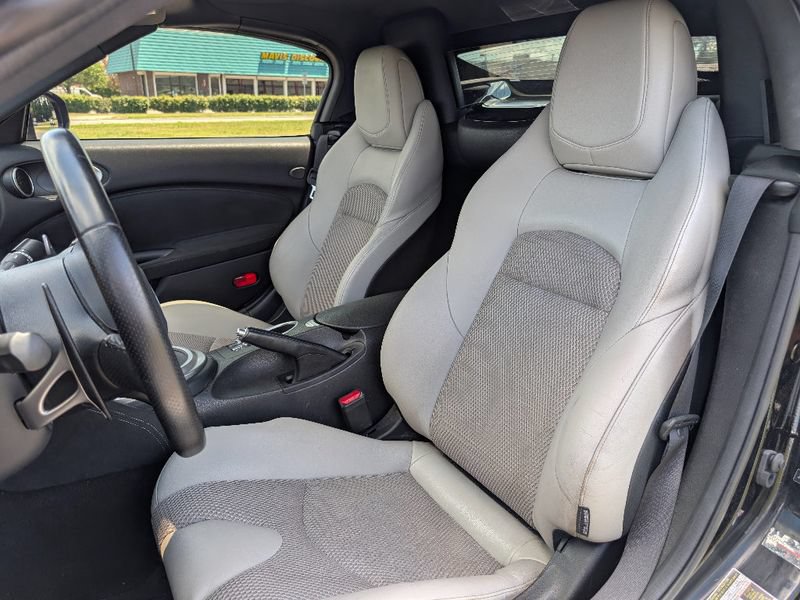 Used 2018 Nissan 370Z Touring RWD image 12