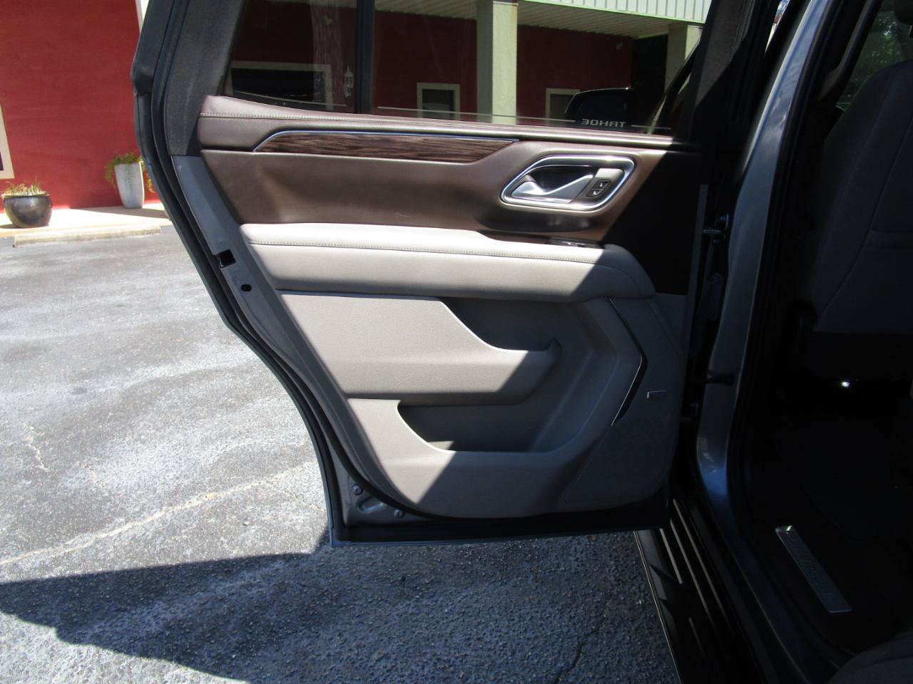 Used 2021 Chevrolet Tahoe LT RWD image 24