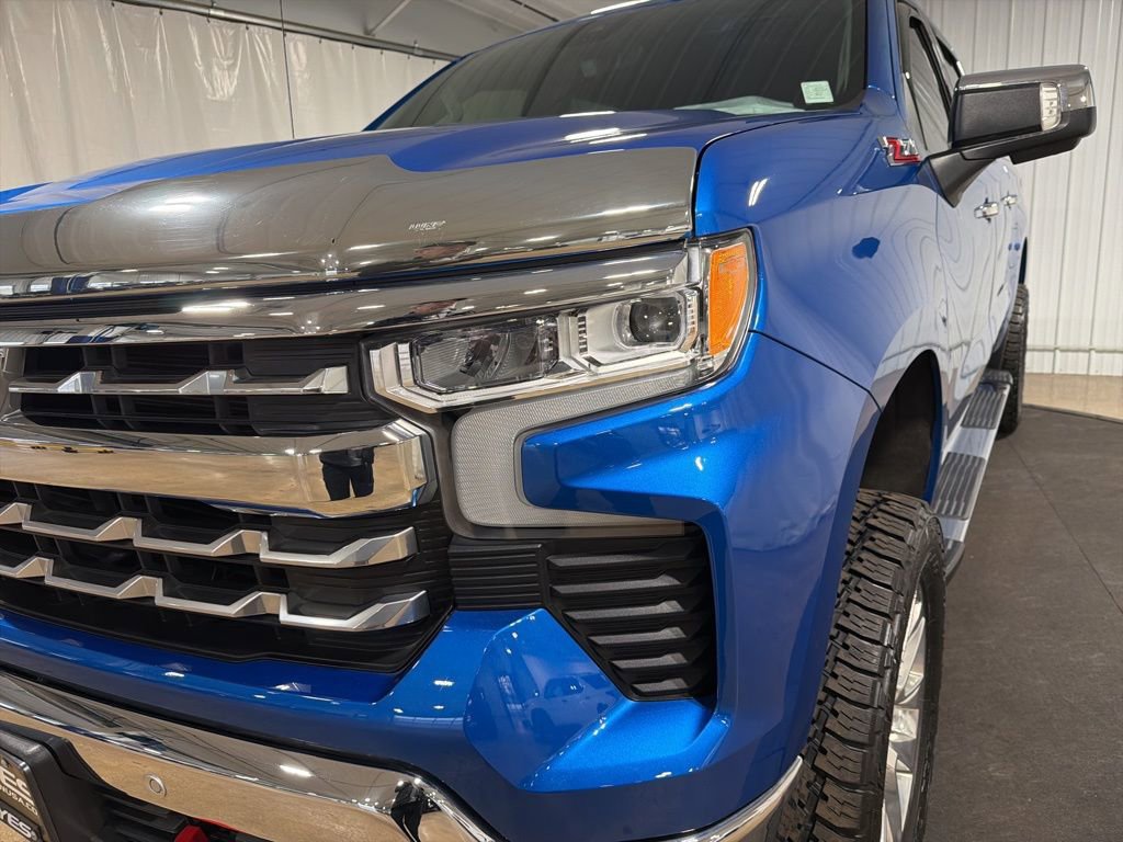 Used 2022 Chevrolet Silverado 1500 LTZ w/ LTZ Premium Package AWD/4WD image 15