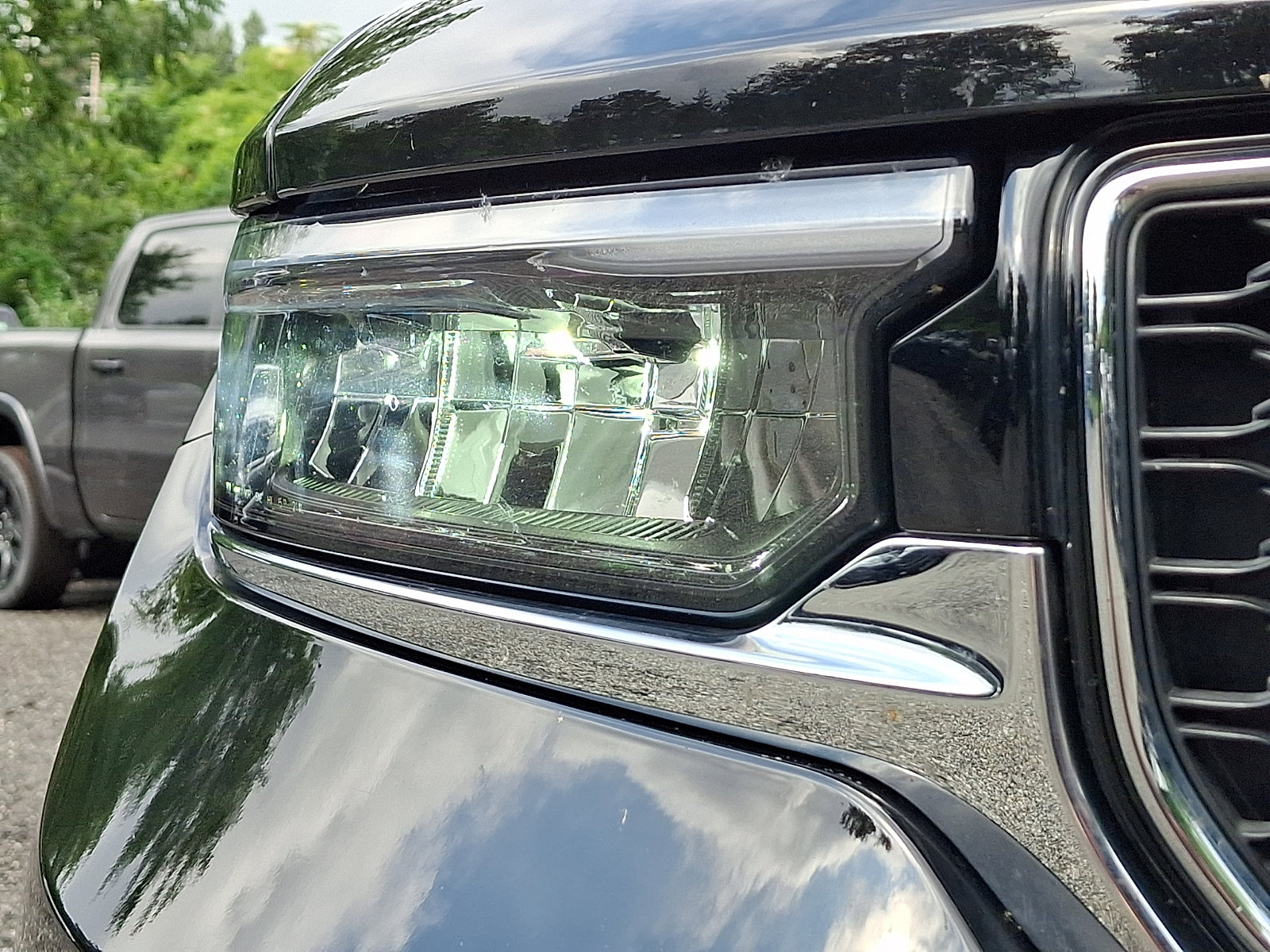 Certified 2025 Jeep Grand Cherokee L Limited AWD/4WD image 9