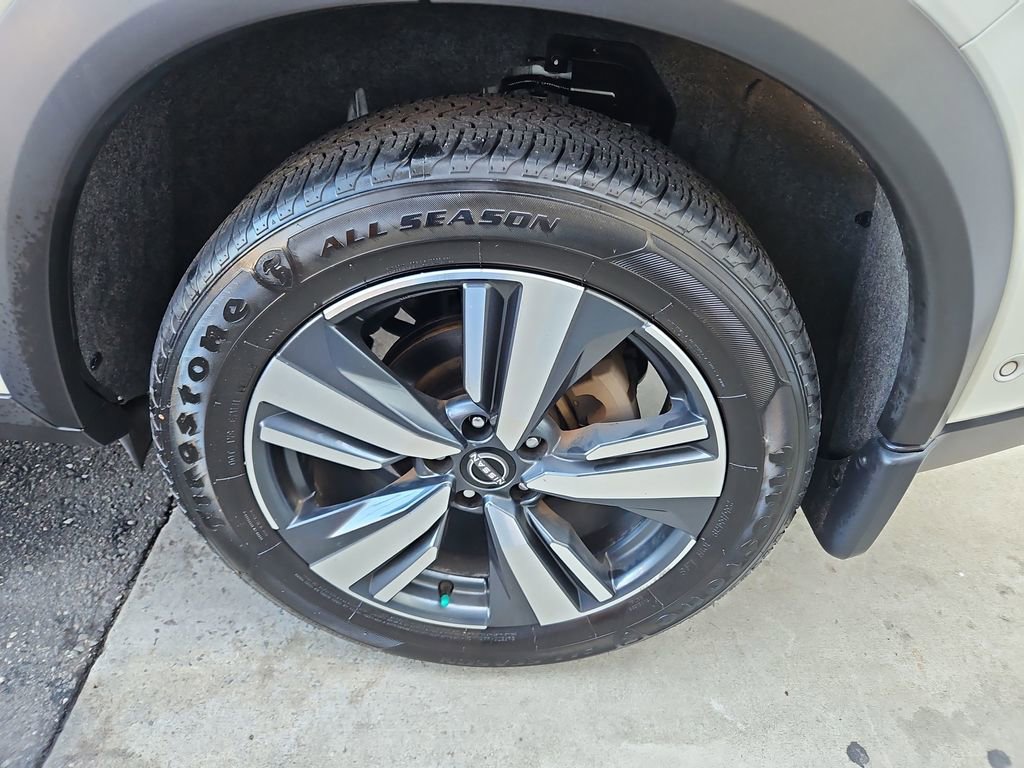 Used 2023 Nissan Rogue SL w/ SL Premium Package image 38