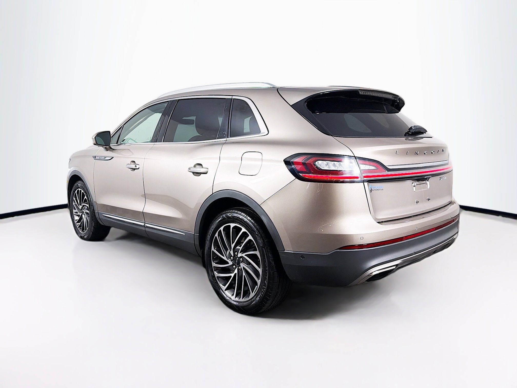 Used 2020 Lincoln Nautilus Reserve w/ Equipment Group 201A image 6