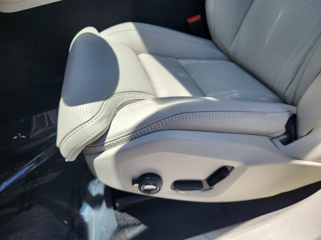 New 2026 Volvo XC60 B5 Ultra w/ Protection Package Premier AWD/4WD image 16