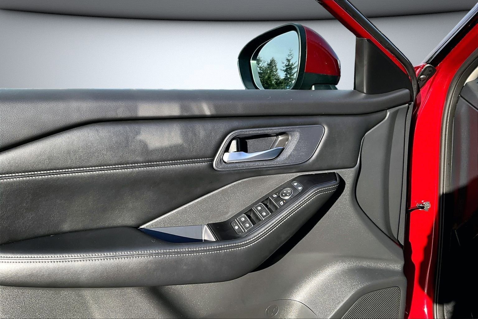 Used 2024 Nissan Rogue SL image 19