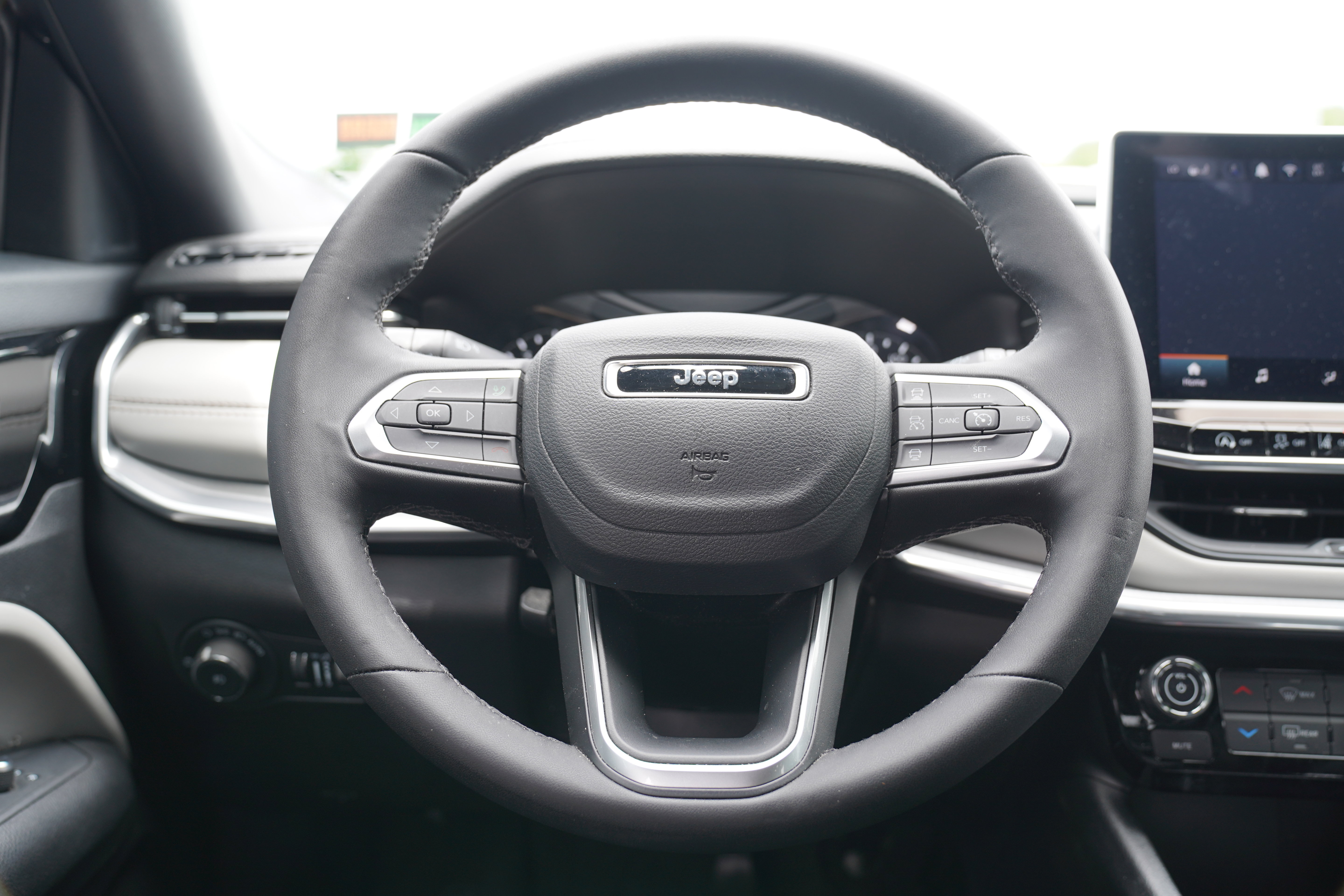 Used 2024 Jeep Compass Limited AWD/4WD image 17