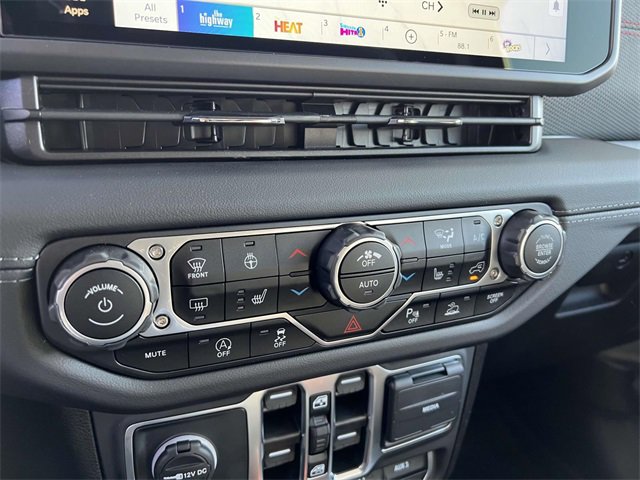 New 2025 Jeep Wrangler Unlimited Rubicon w/ XTREMEE 35" Tire Package image 20