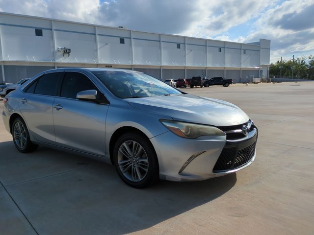 Used 2016 Toyota Camry SE FWD image 3