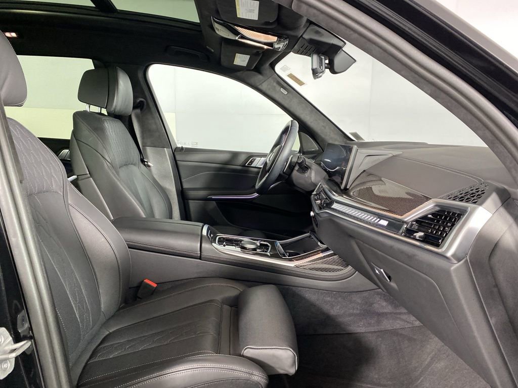 Certified 2025 BMW X7 M60i w/ Climate Comfort Package image 35