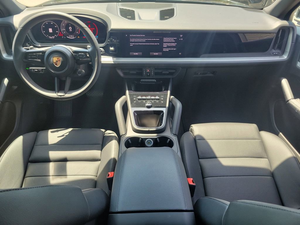 Certified 2025 Porsche Macan image 14