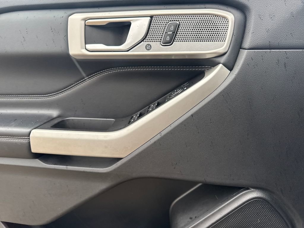Used 2022 Ford Explorer Limited image 19