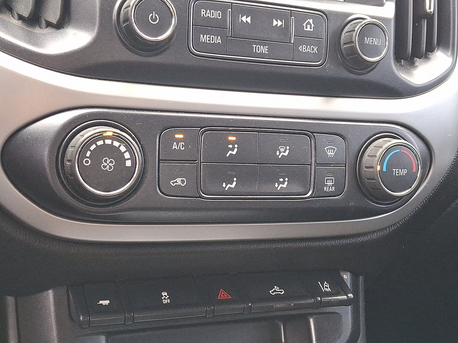 Used 2018 Chevrolet Colorado LT w/ LT Convenience Package AWD/4WD image 17
