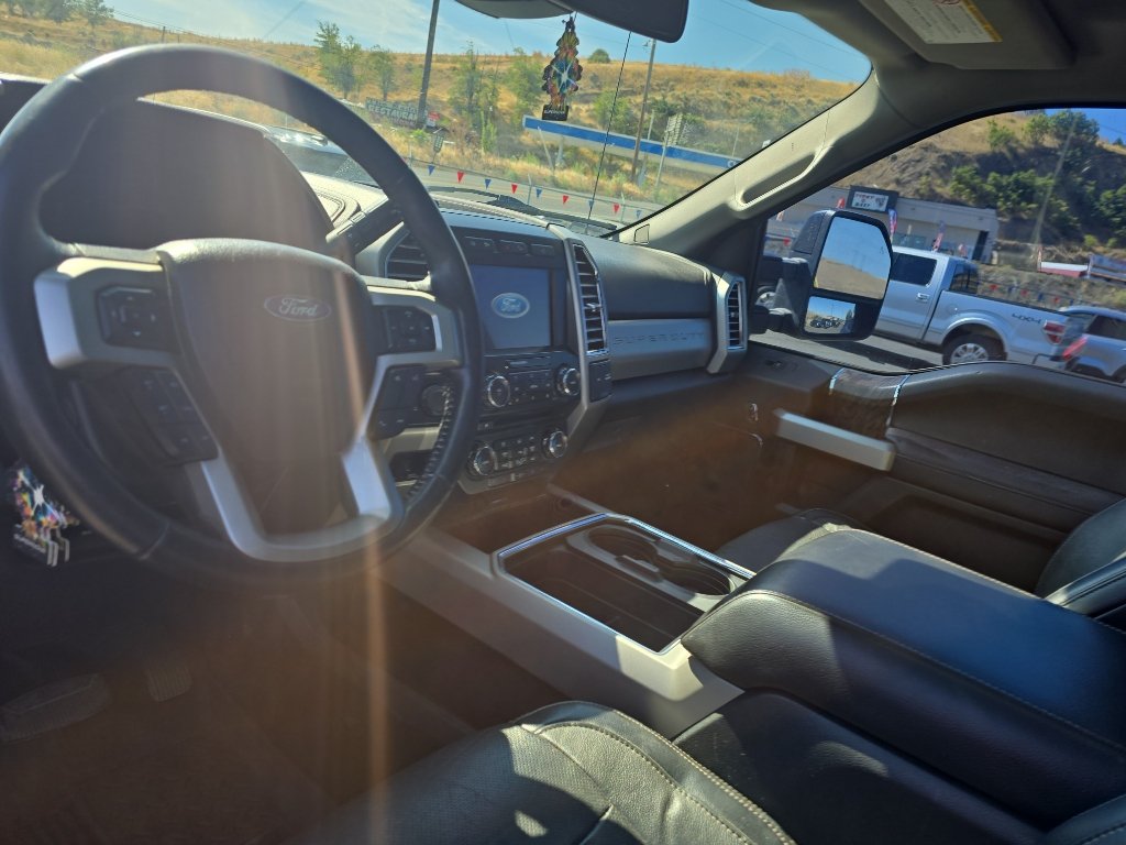 Used 2017 Ford F250 Lariat w/ Lariat Ultimate Package AWD/4WD image 7