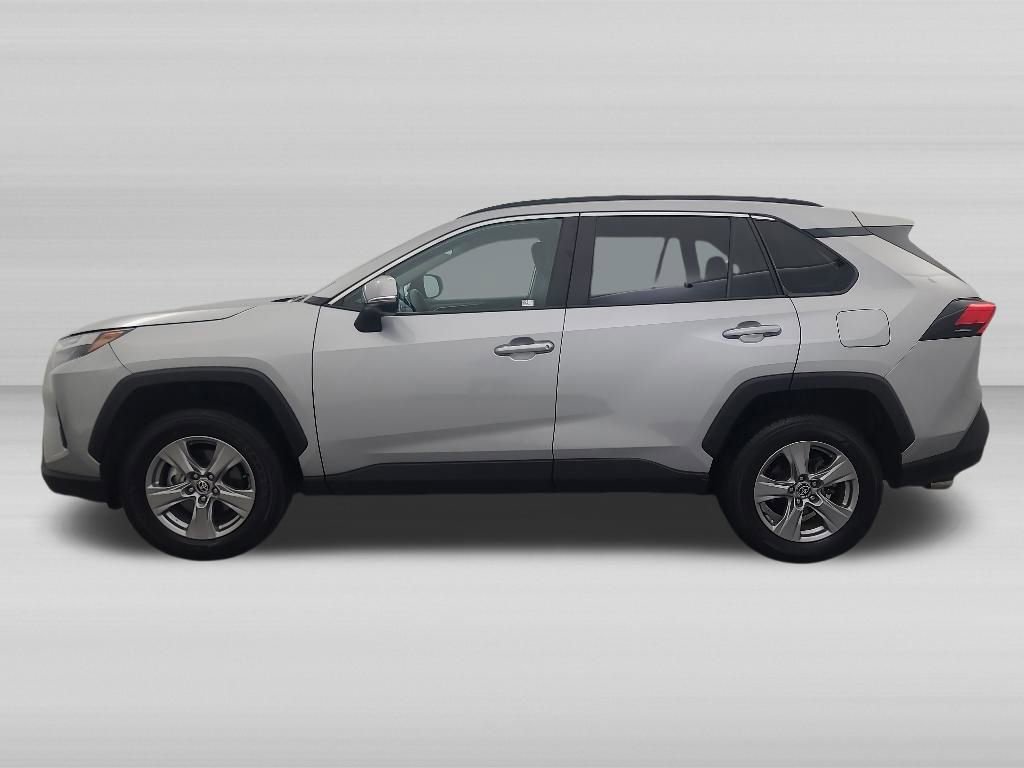 Used 2025 Toyota RAV4 XLE AWD/4WD image 8