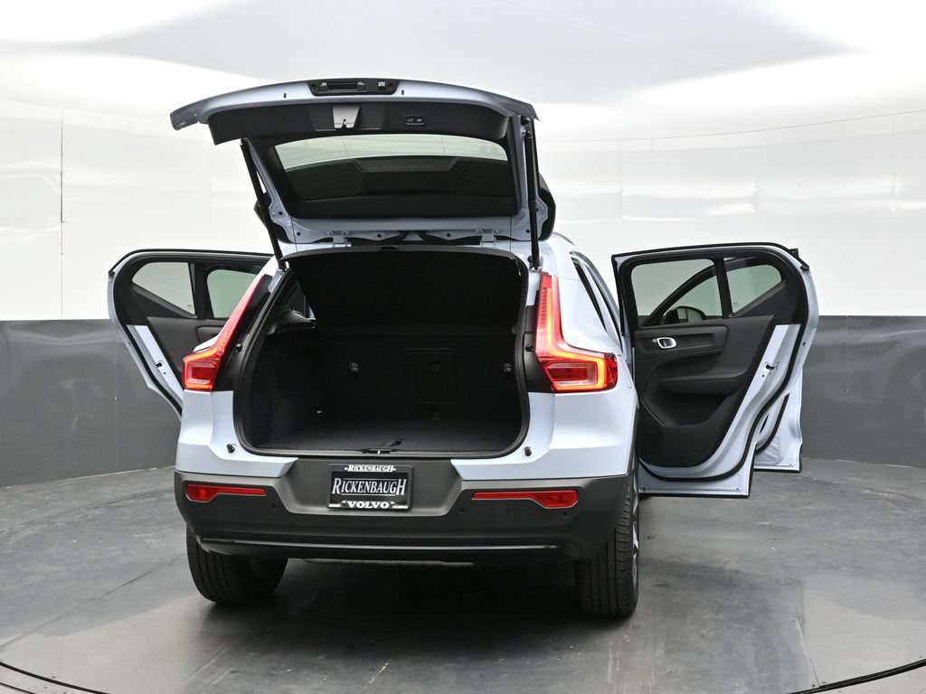 New 2026 Volvo XC40 B5 Plus w/ Climate Package AWD/4WD image 44