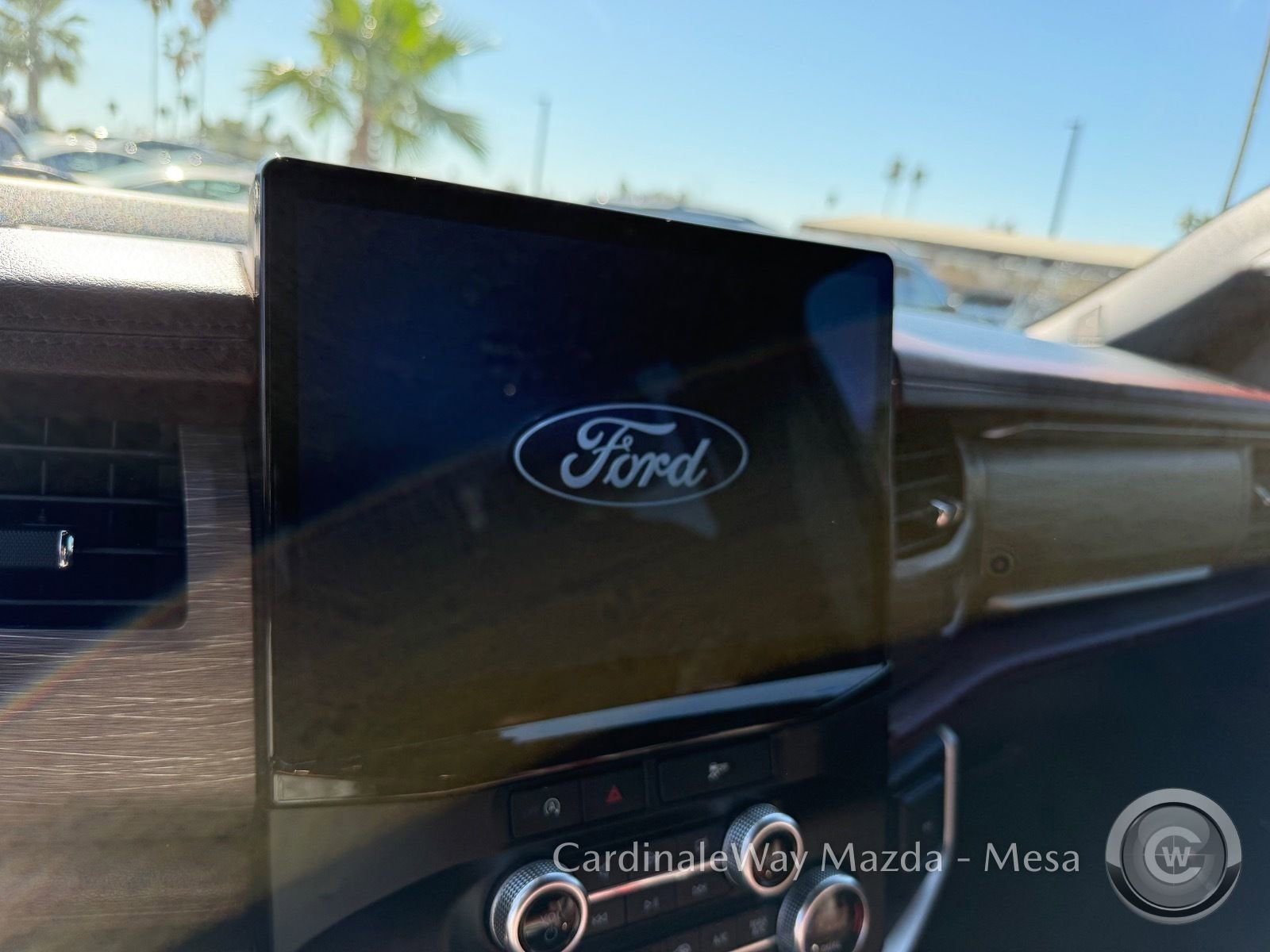 Used 2024 Ford Expedition Limited image 12