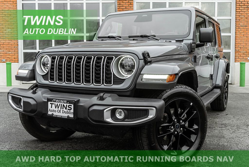 Used 2025 Jeep Wrangler Unlimited Sahara image 1