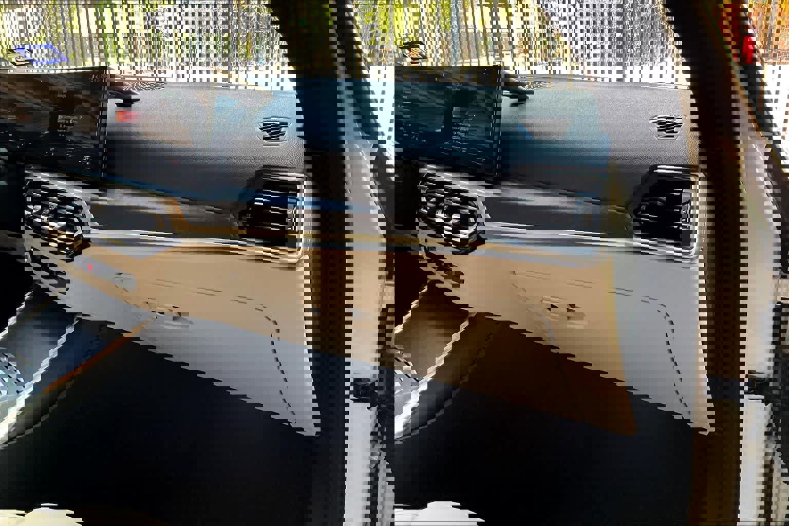 Used 2023 BMW i4 eDrive35 w/ Premium Package image 18