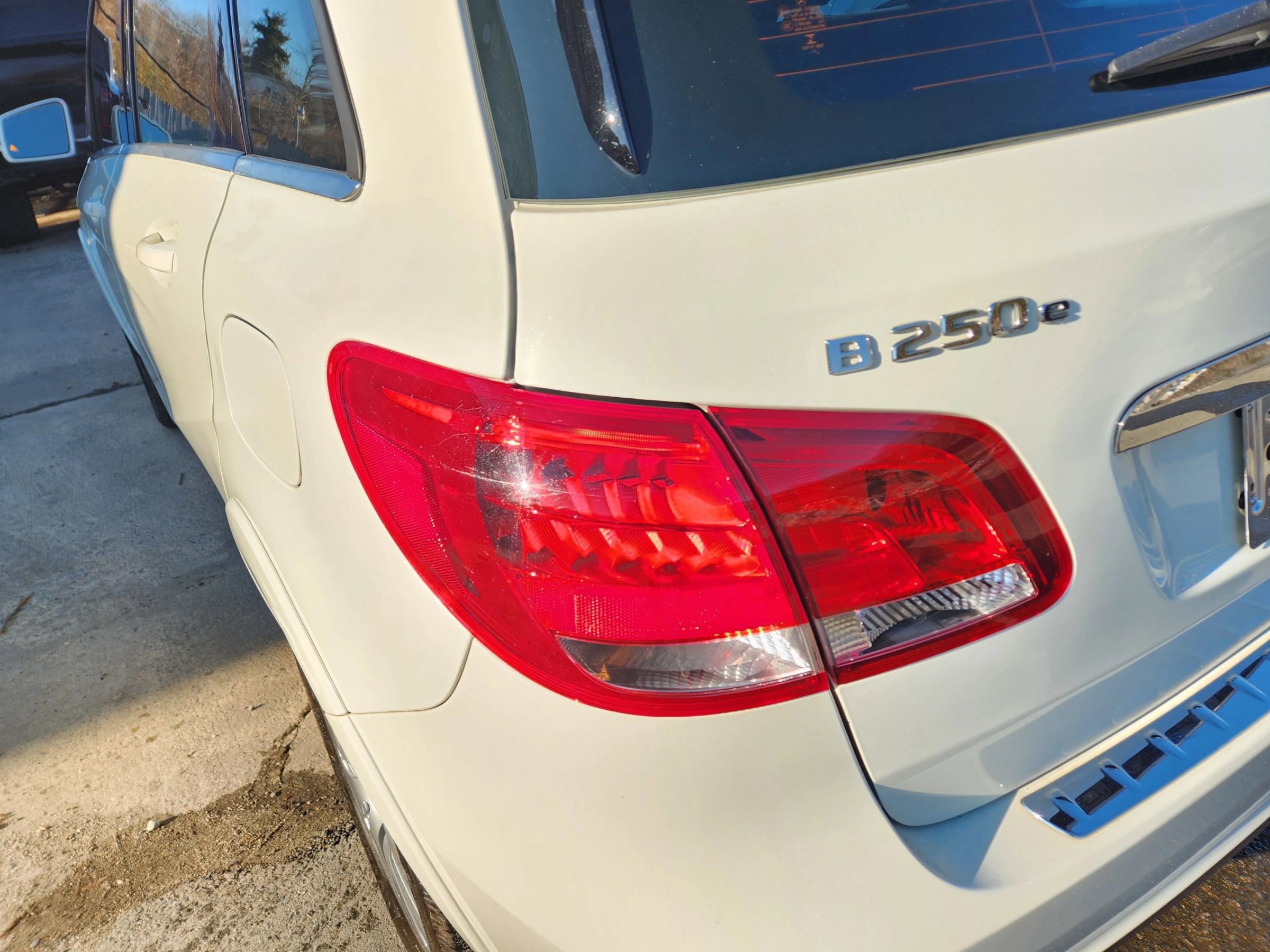 Used 2017 Mercedes-Benz B 250e image 11