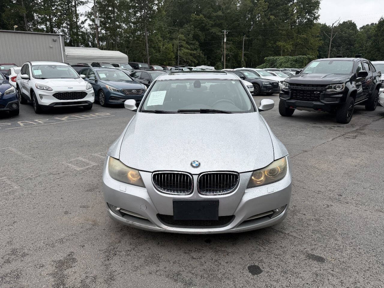Used 2011 BMW 335i xDrive Sedan AWD/4WD image 2