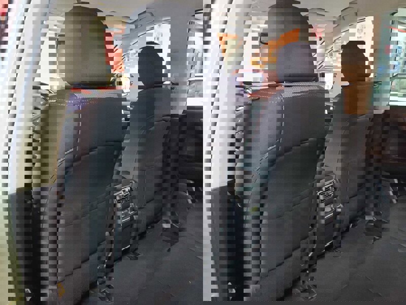 Used 2017 Nissan Pathfinder SV image 12