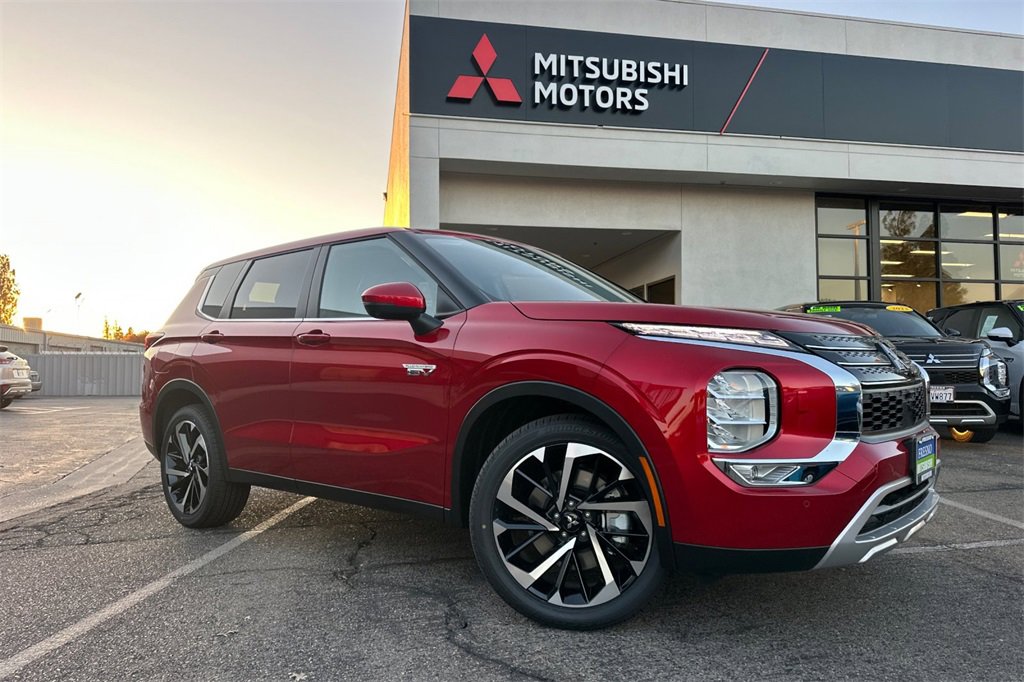New 2025 Mitsubishi Outlander SE image 2