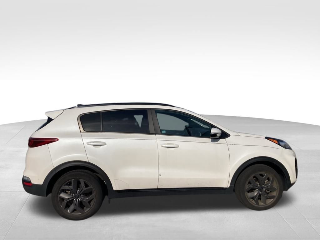 Used 2022 Kia Sportage Nightfall Edition image 7