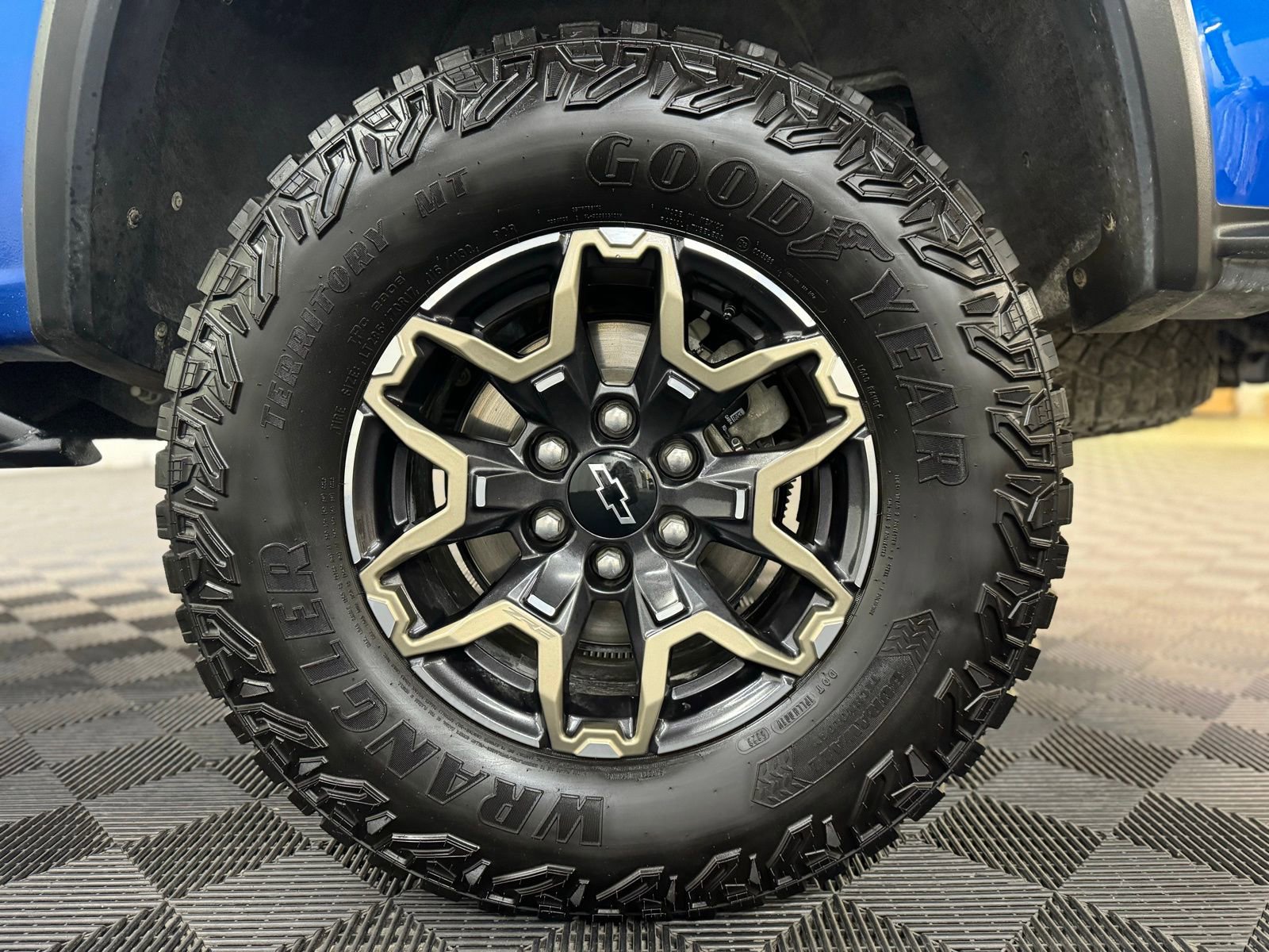 Used 2024 Chevrolet Colorado ZR2 w/ Technology Package image 10