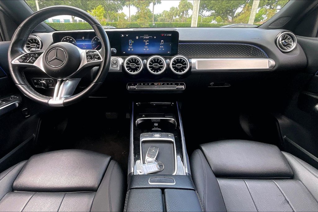 Used 2025 Mercedes-Benz GLB 250 image 6