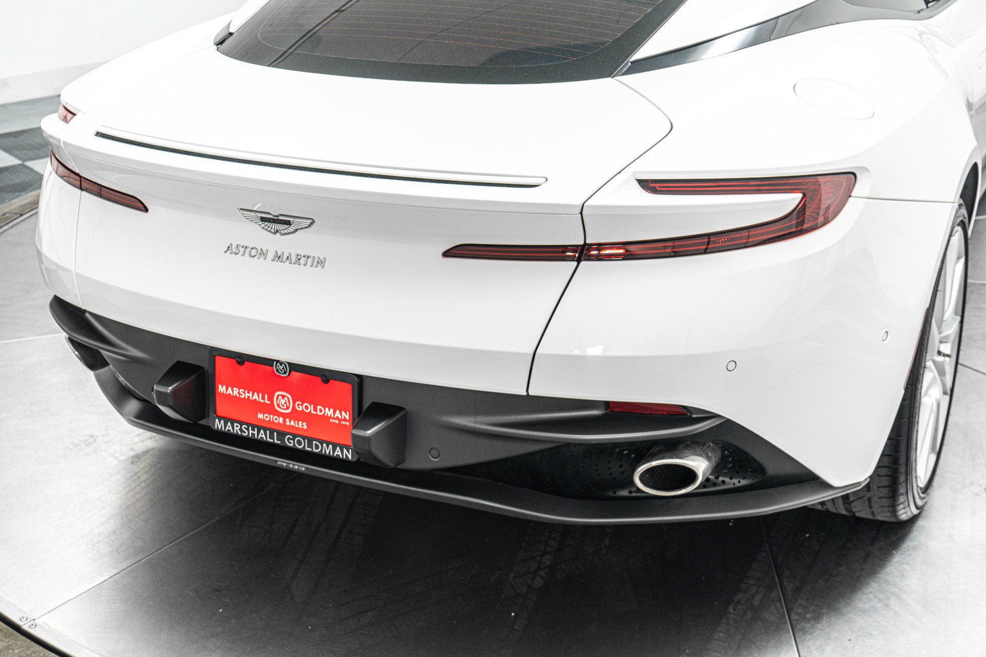 Used 2018 Aston Martin DB11 Coupe RWD image 36