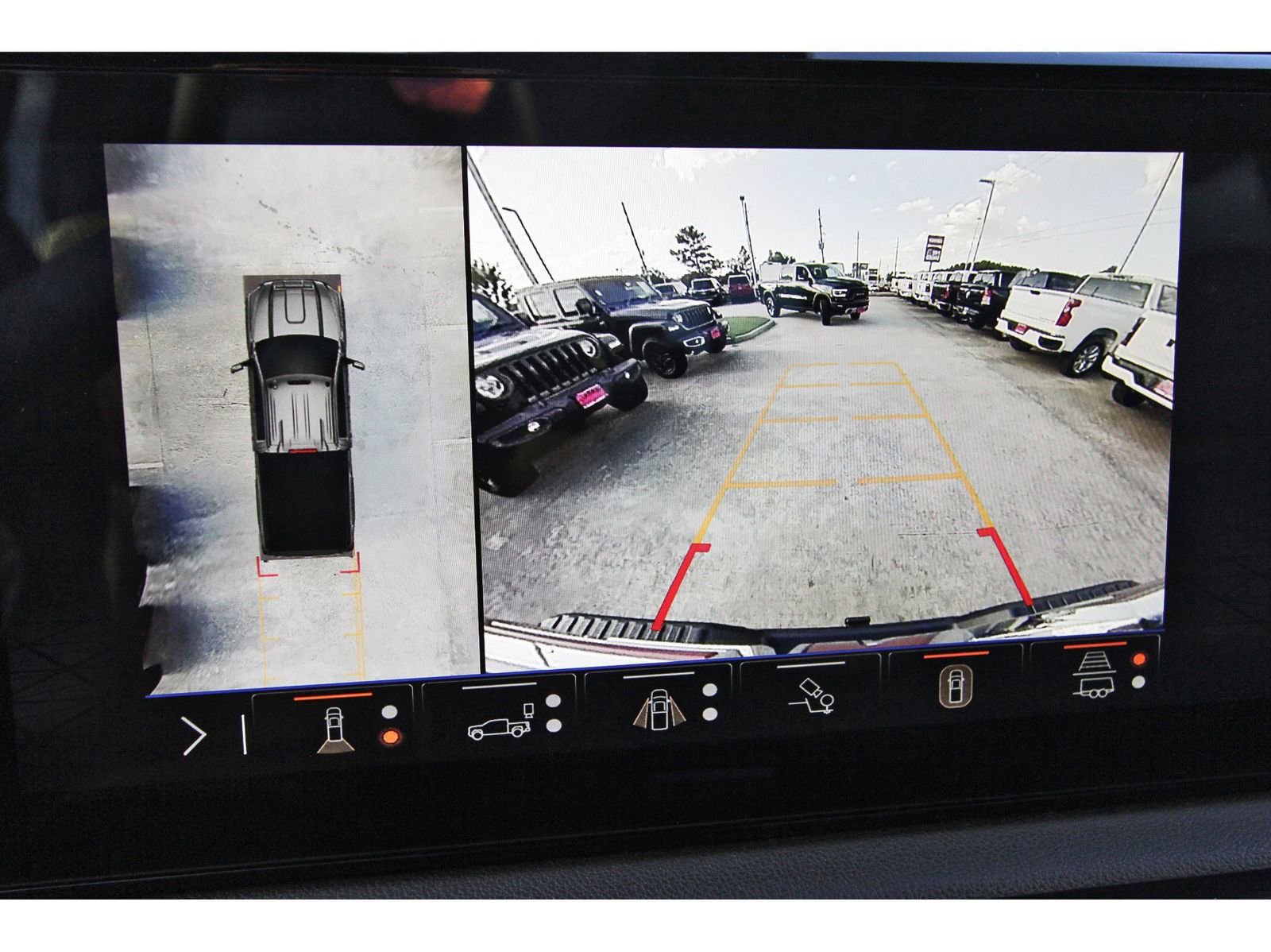 Used 2025 GMC Sierra 2500 AT4 w/ AT4 Premium Plus Package image 27