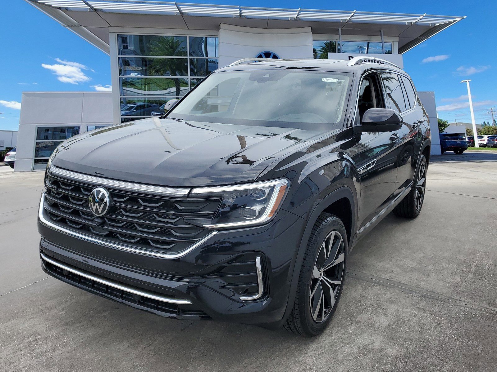 New 2025 Volkswagen Atlas SEL Premium R-Line image 2