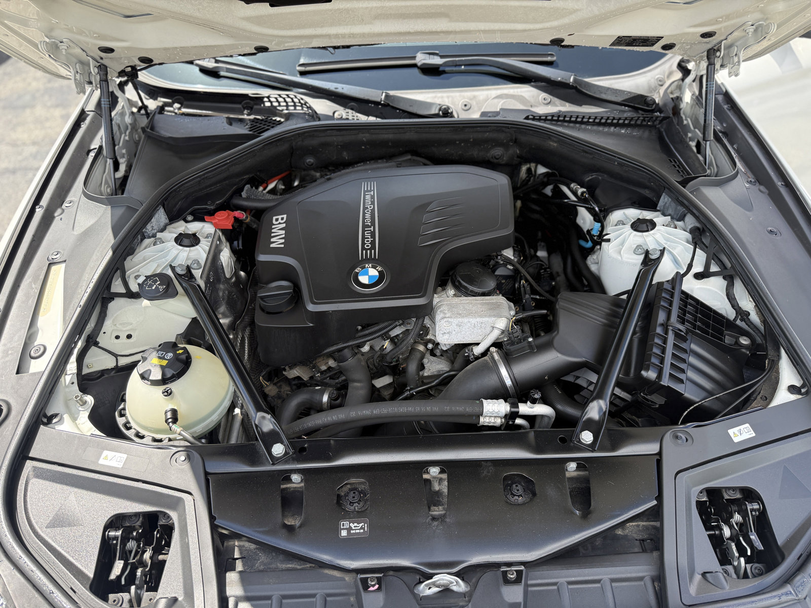 Used 2016 BMW 528i xDrive Sedan AWD/4WD image 18