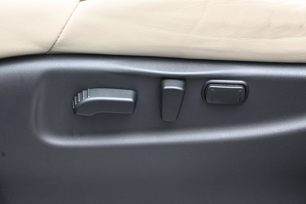 Used 2020 Nissan Armada Platinum w/ Captain's Chairs Package AWD/4WD image 10