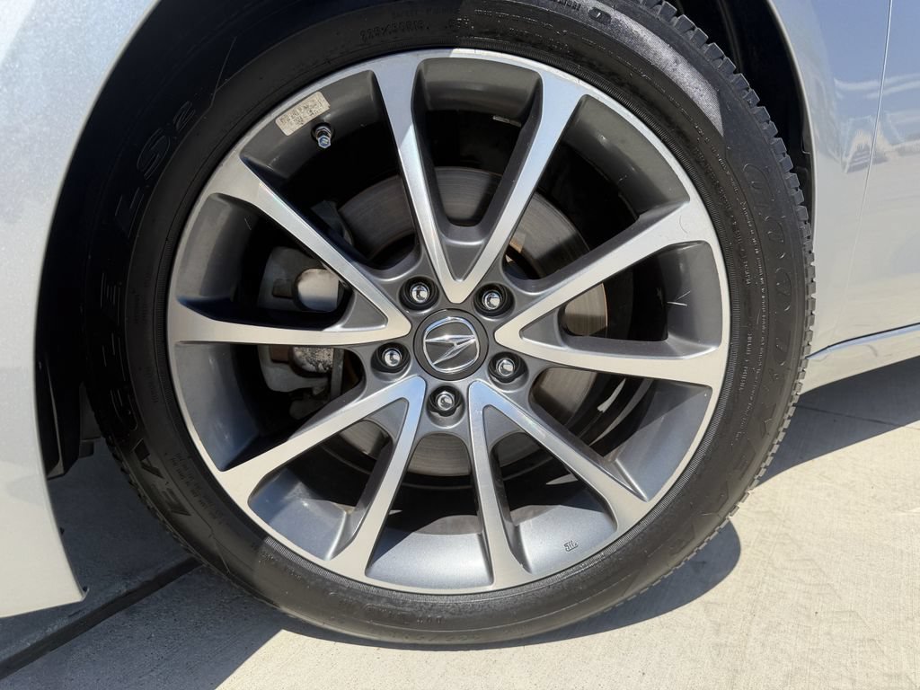 Used 2017 Acura TLX w/ Technology Package FWD image 9