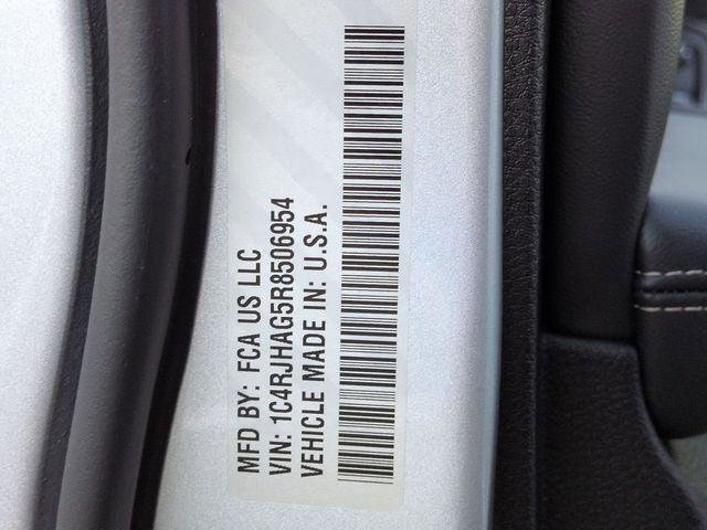 Certified 2024 Jeep Grand Cherokee Altitude image 31