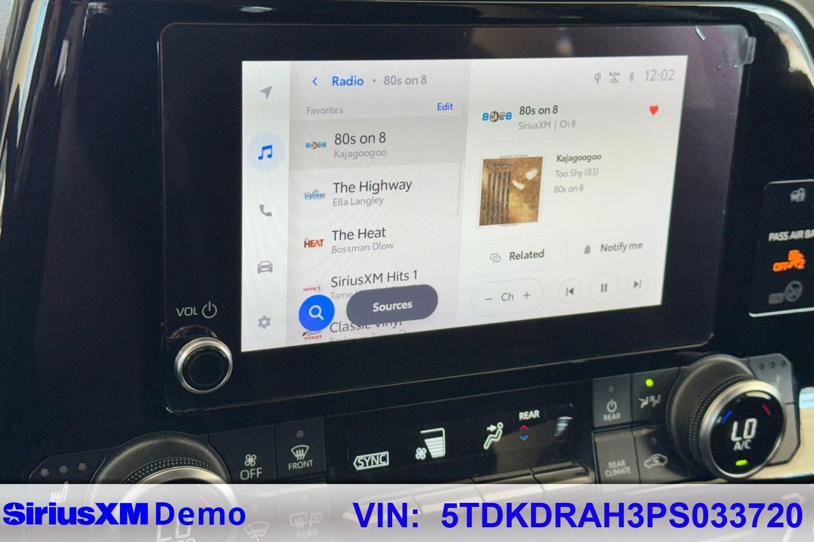 Used 2023 Toyota Highlander XLE image 28