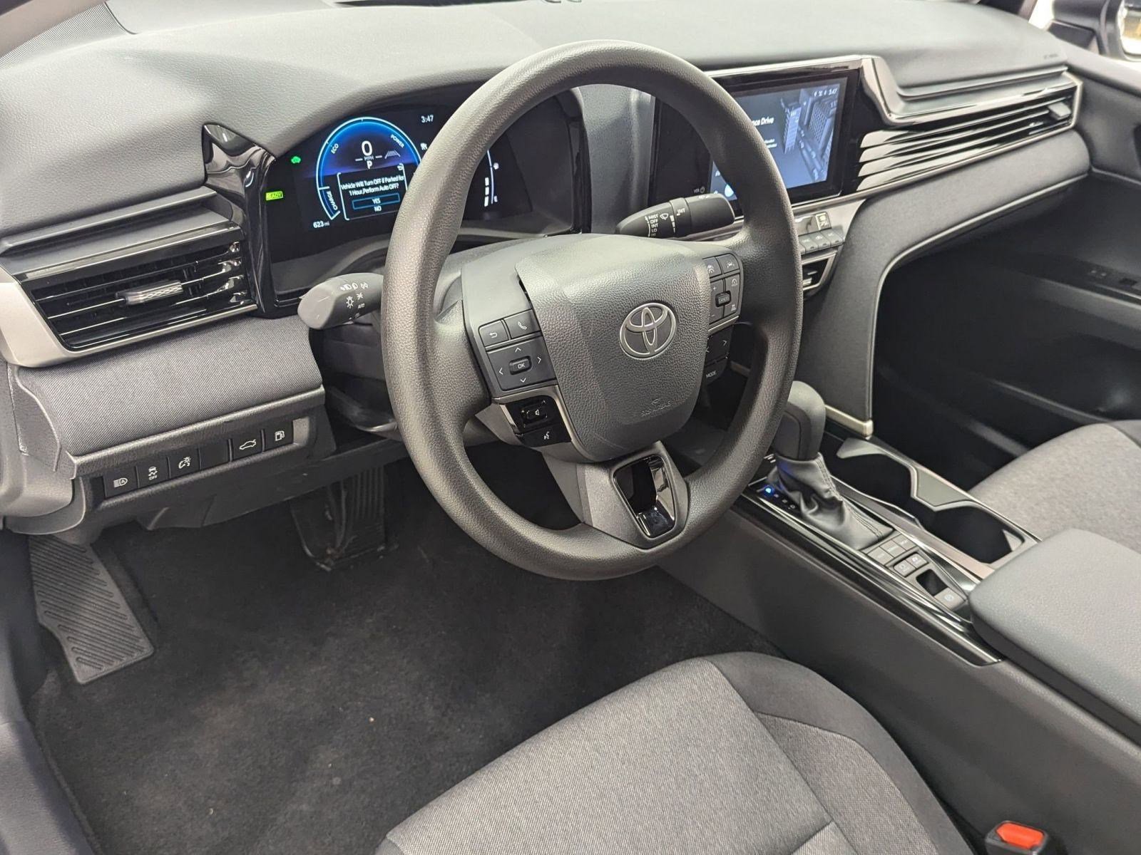 Used 2025 Toyota Camry LE w/ Convenience Package image 3