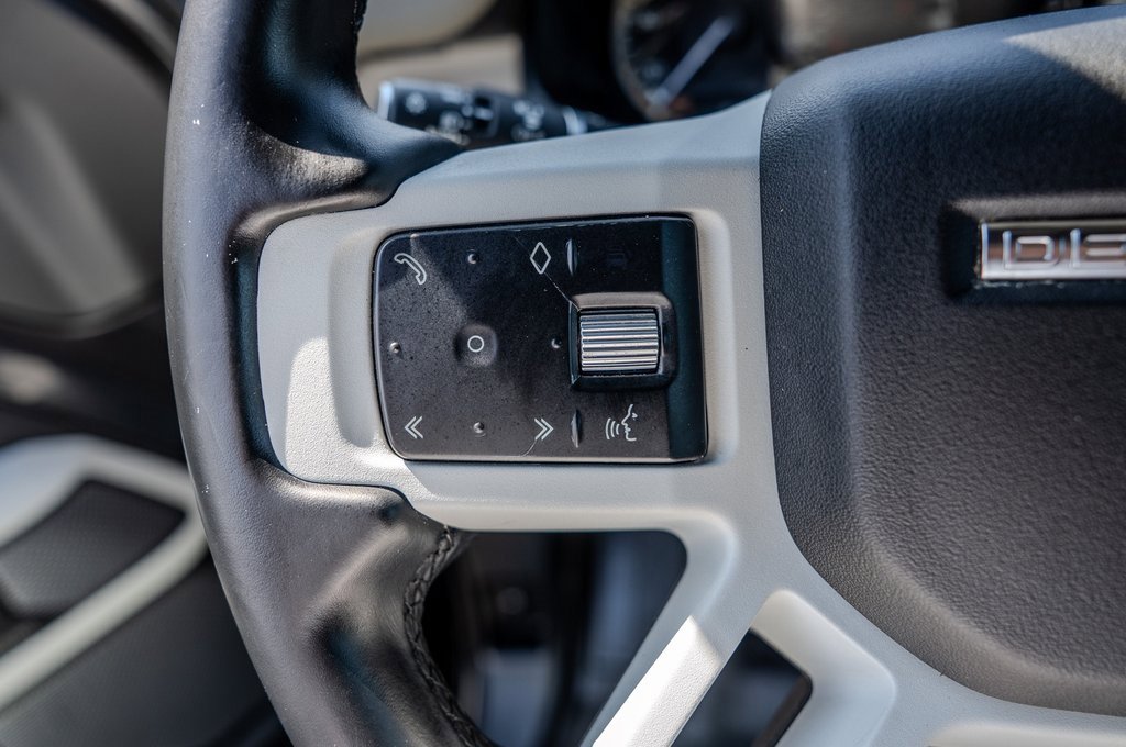 Used 2023 Land Rover Defender 110 SE image 6