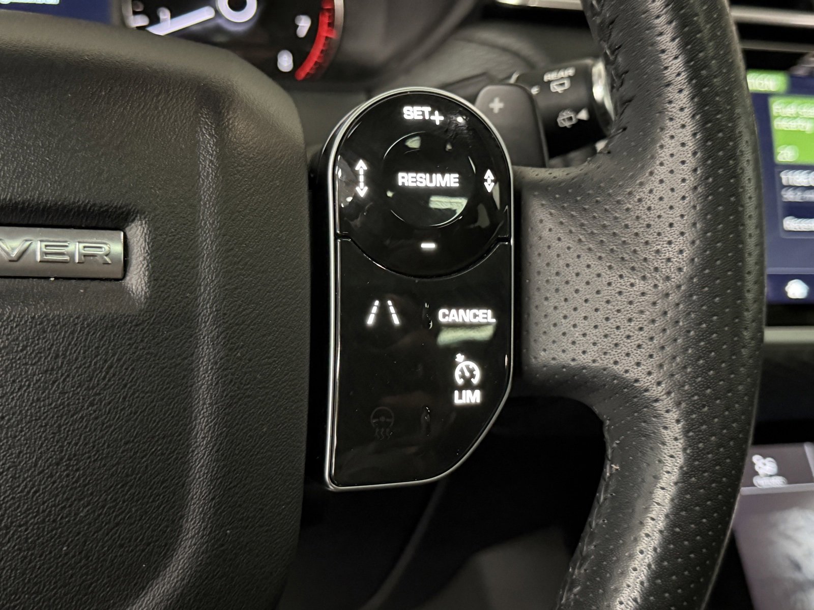 Used 2019 Land Rover Range Rover Velar S image 29