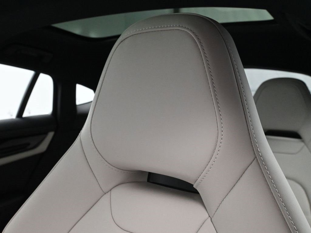 New 2025 Porsche Panamera 4 image 19